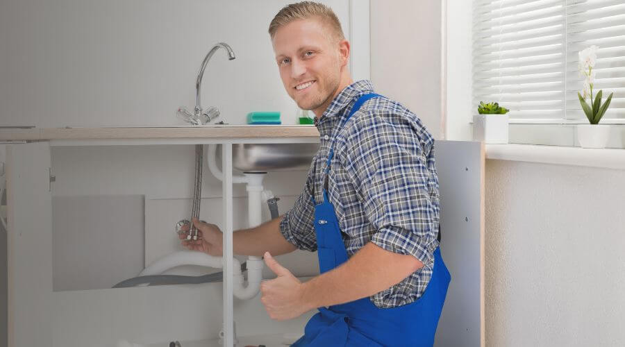 Expert burst pipe repair services in Nederland, TX